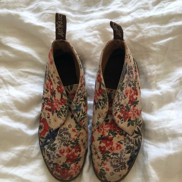 Floral doc martins - Picture 1 of 4